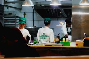 Reuniones mensuales con tus jefes de cocina: el hábito que te falta